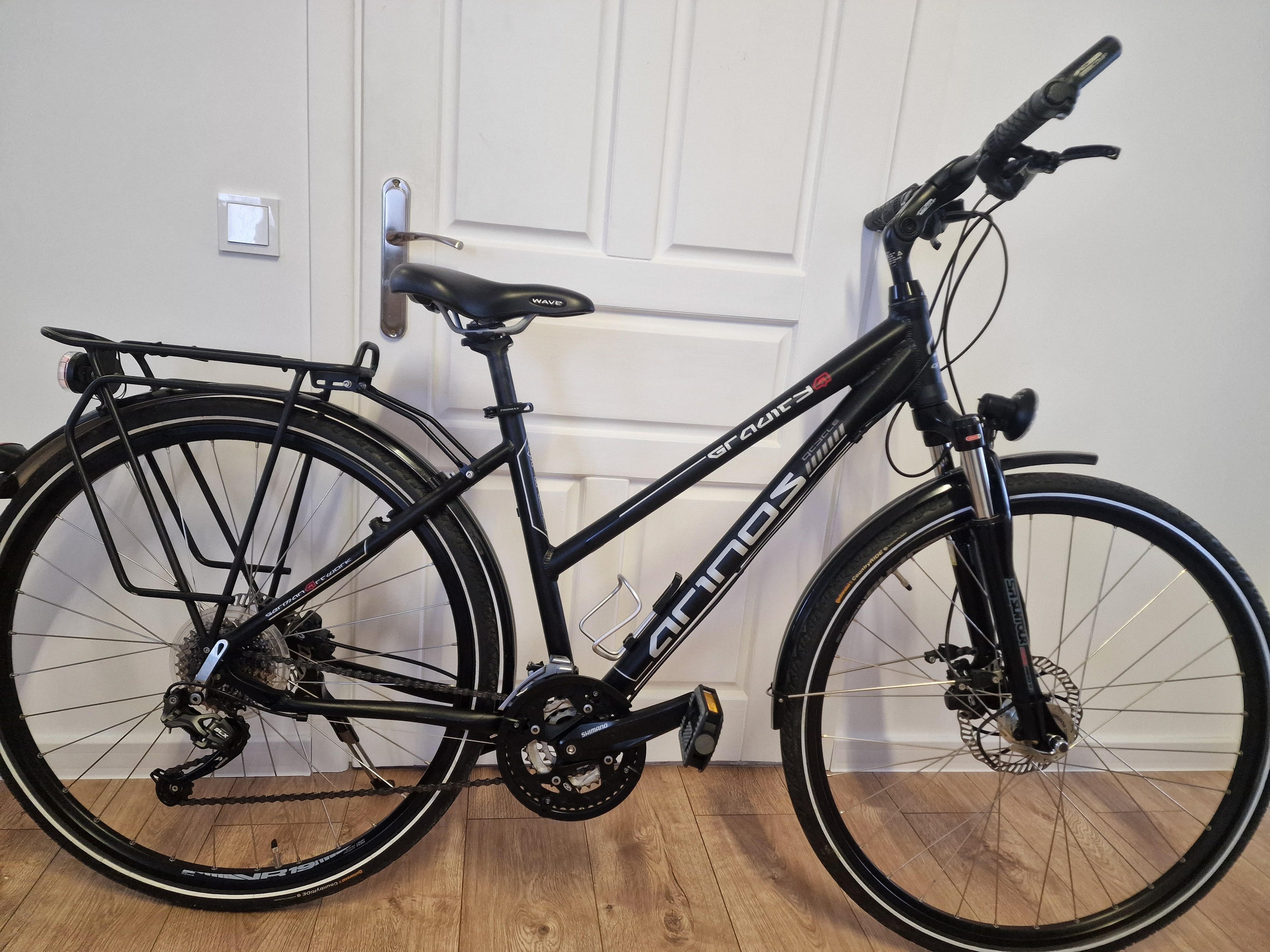 Moteriški miesto dviračiai